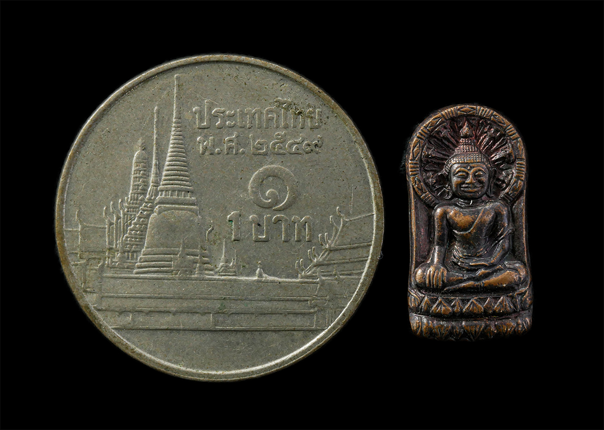 12May25 (155)p.jpg - พระปรกใบมะขามหลวงพ่อโต พระครูพิพัฒน์สาครธรรม วัดหลักสี่ราษฎร์สโมสร ต.ยกกระบัตร อ.บ้านแพร้ว จ.สมุทรสาคร ปี2537 เนื้อทองแดง พระเก่าสวย มวลสารดี  | https://kamulet.in.th